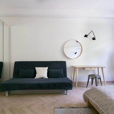 Spacious 3Br Apartment With Ac In Living Room, 2 Balconies Krakow Exterior photo