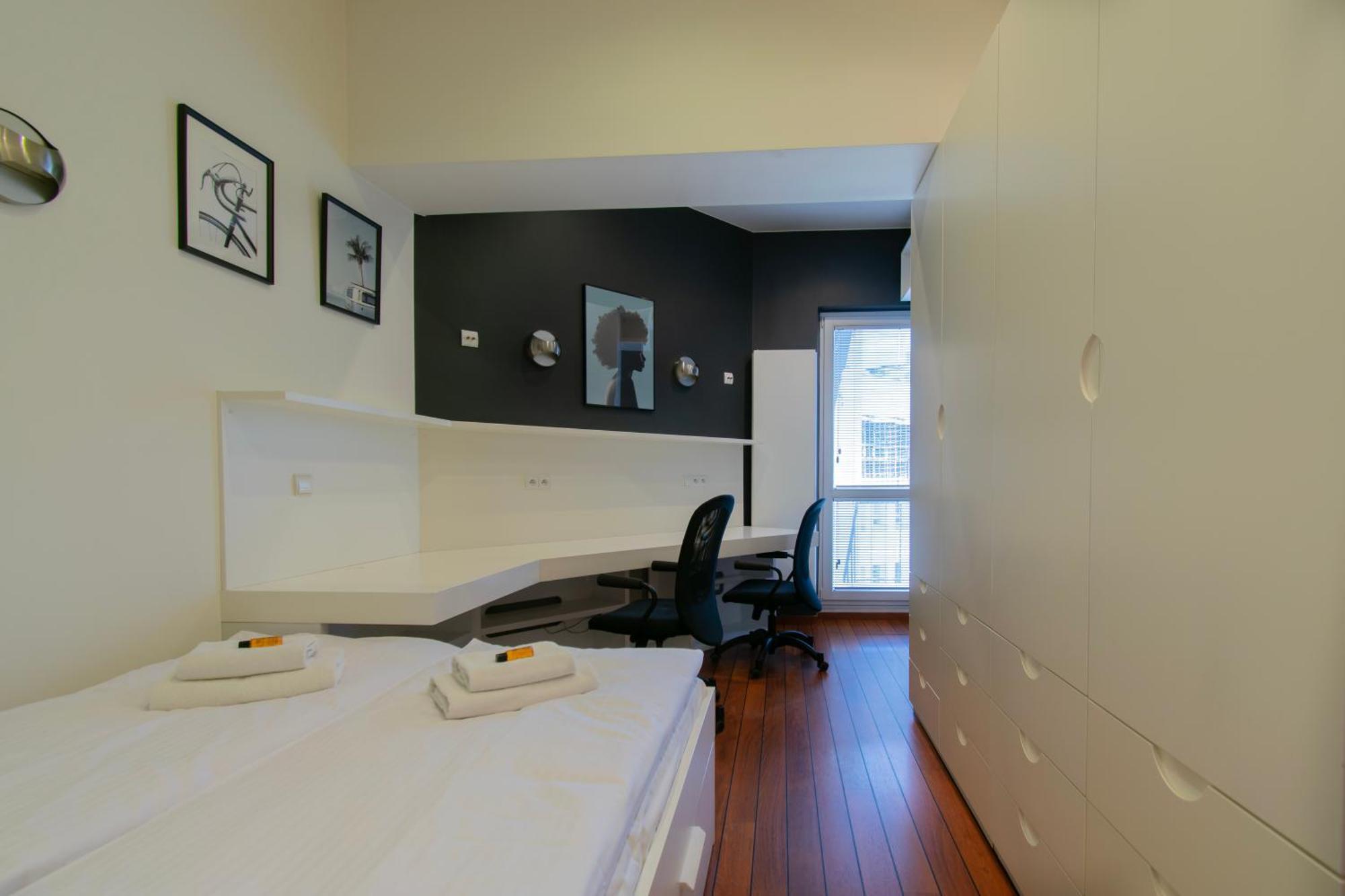 Spacious 3Br Apartment With Ac In Living Room, 2 Balconies Krakow Exterior photo
