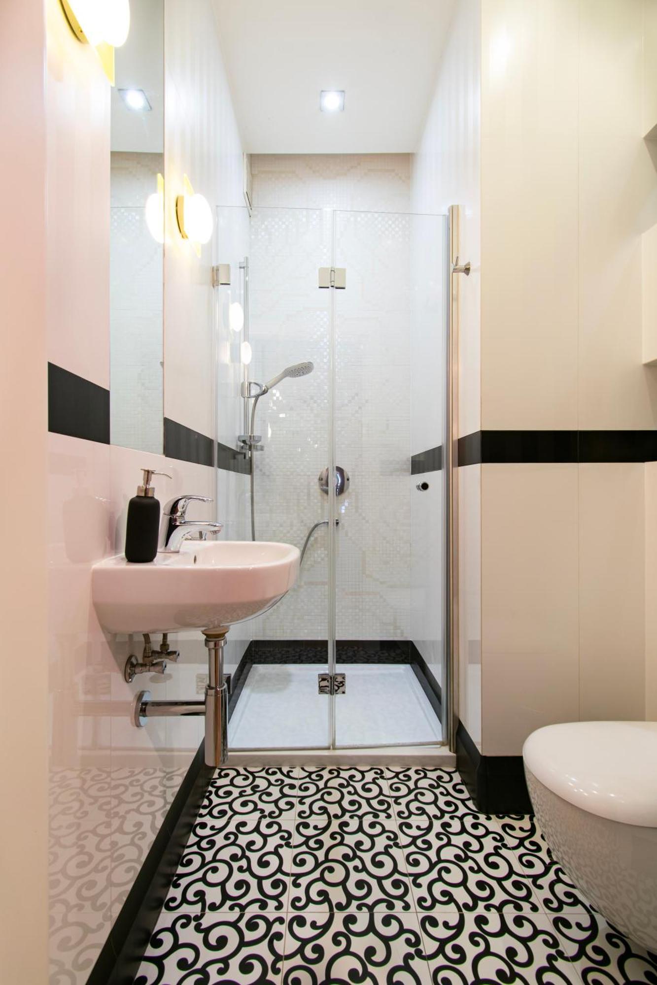Spacious 3Br Apartment With Ac In Living Room, 2 Balconies Krakow Exterior photo